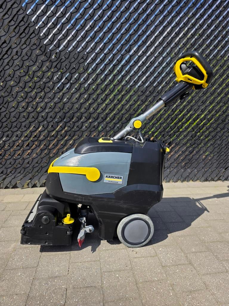 Kärcher BR 35 / 12C Professional Schrobzuigmachine op accu, Doe-het-zelf en Bouw, Ophalen of Verzenden, Zo goed als nieuw, Schrobmachine