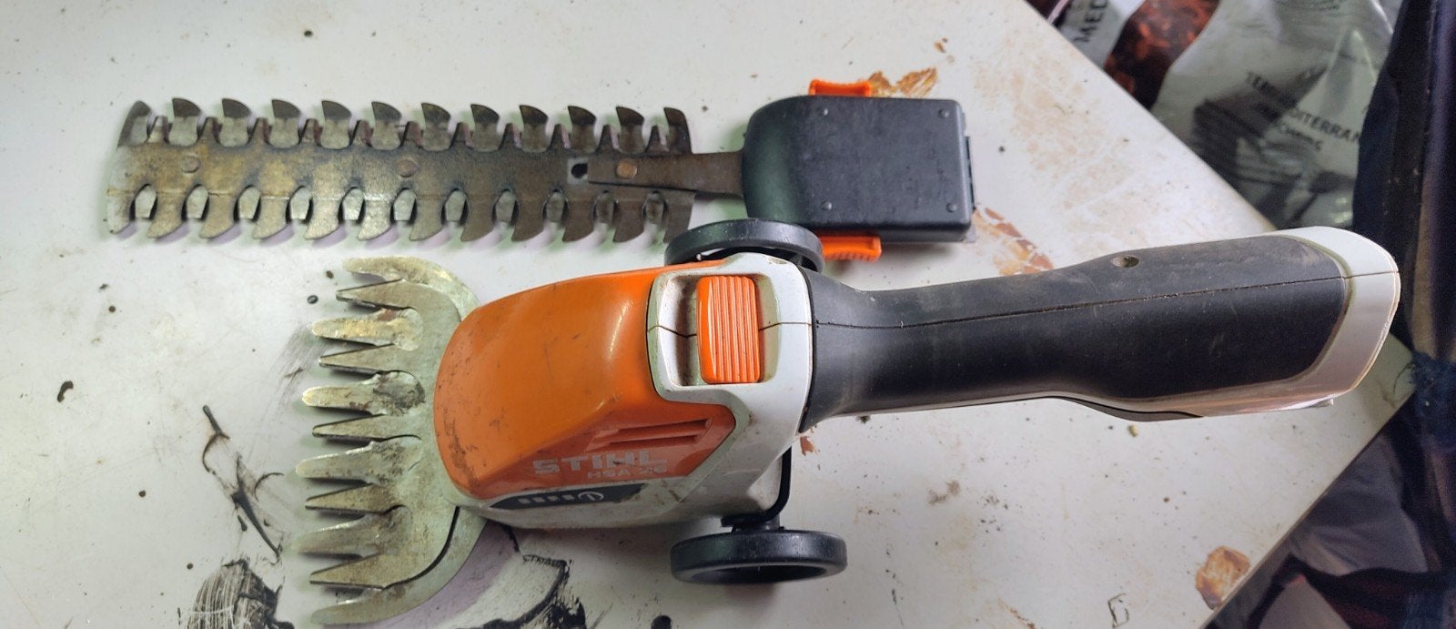 Stihl accu snoeiset., Ophalen, Accu