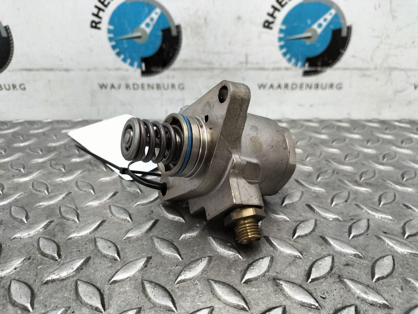 SKODA FABIA BRANDSTOF POMP VOOR DE INJECTOR 04E127026AG 2015, Ophalen of Verzenden, Gebruikt, ARN erkend