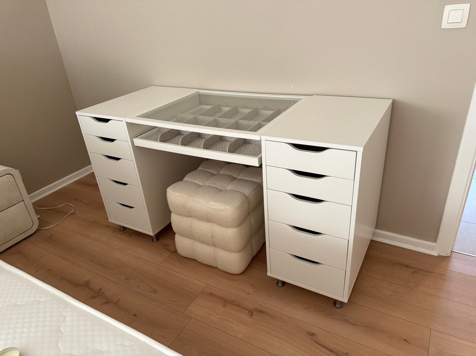 Armoire coiffeuse #liquidation, Maison & Meubles, Tables | Coiffeuses, Enlèvement, Comme neuf