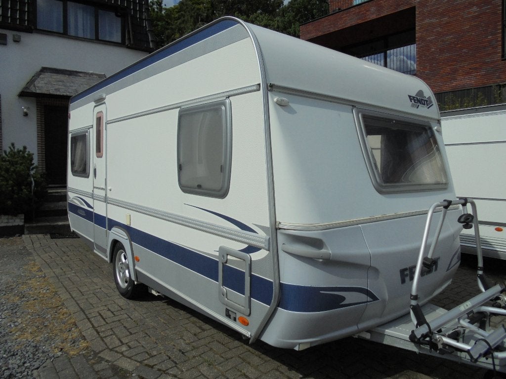 Fendt Saphir 470, 12/2004, 4 pers/Frans bed,voortent, MOVER, Caravans en Kamperen, Rondzit, Vast bed, Particulier, Tot en met 4