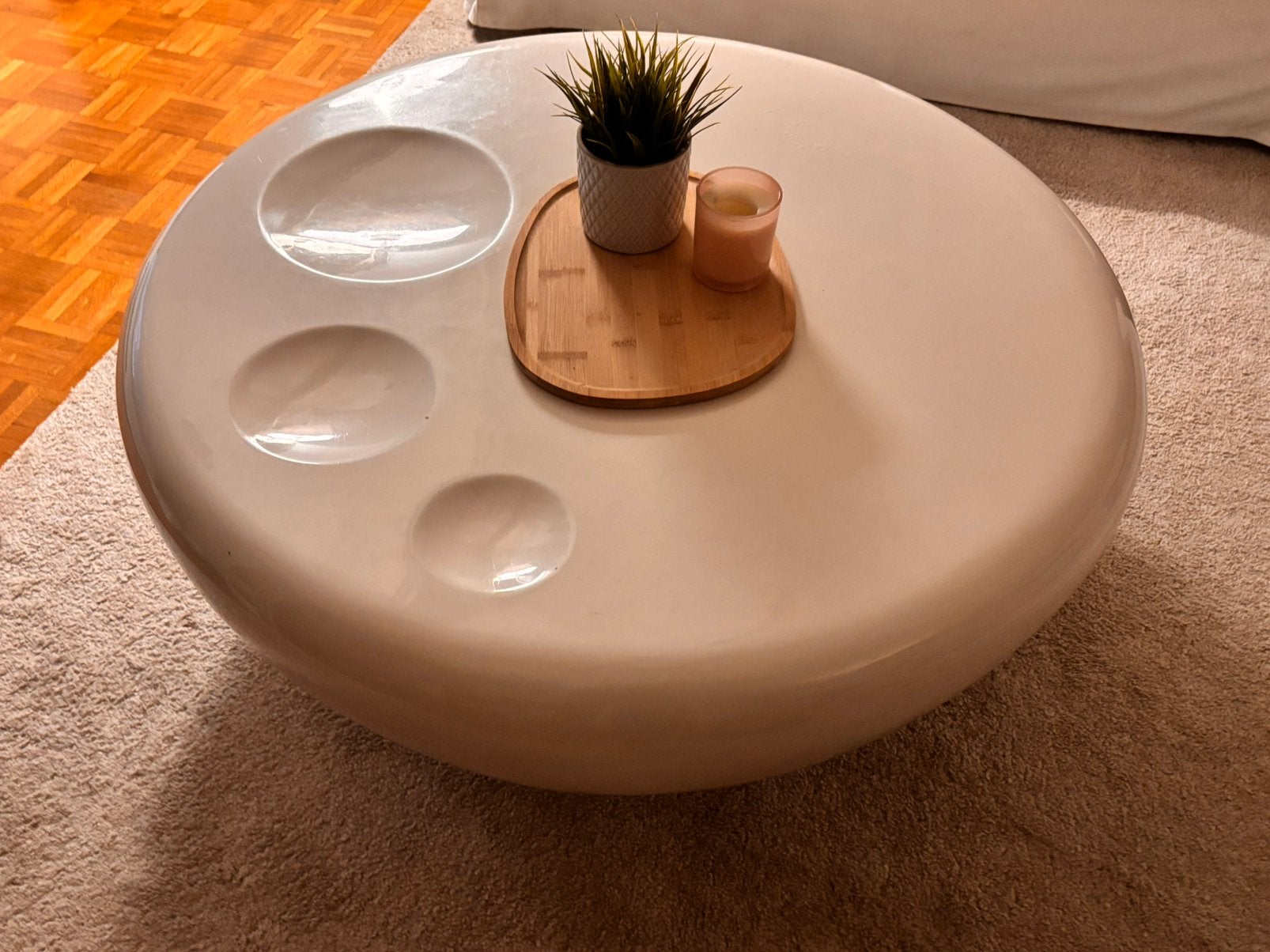 Table basse ronde design en fibre de verre, Maison & Meubles, Enlèvement, Comme neuf