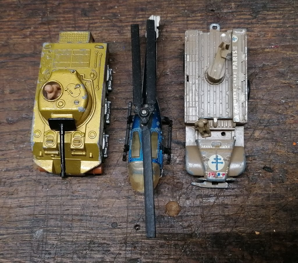 Miniaturen speelgoed sheerman helicopter gazelle dodge, Verzenden