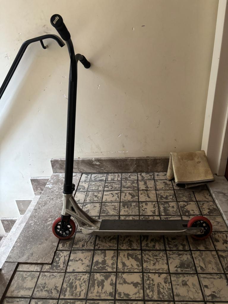 Custum stuntstep, Ophalen, Zo goed als nieuw