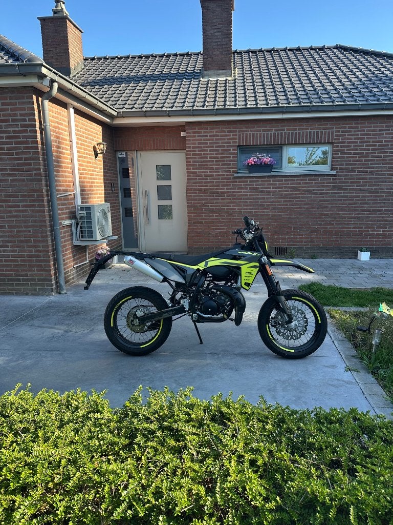 SHERCO SM-RS-SHERCO SM-FABRIEK 49CC-04/2023-320 KM, Motoren, Particulier, 49 cc, 11 kW of minder, 1 cilinder