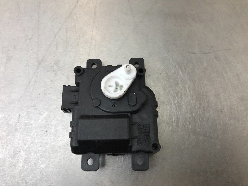 ACTIONNEUR MOTEUR VOLET CHAUFFAGE Suzuki SX4 S-Cross (JY), Utilisé, Suzuki