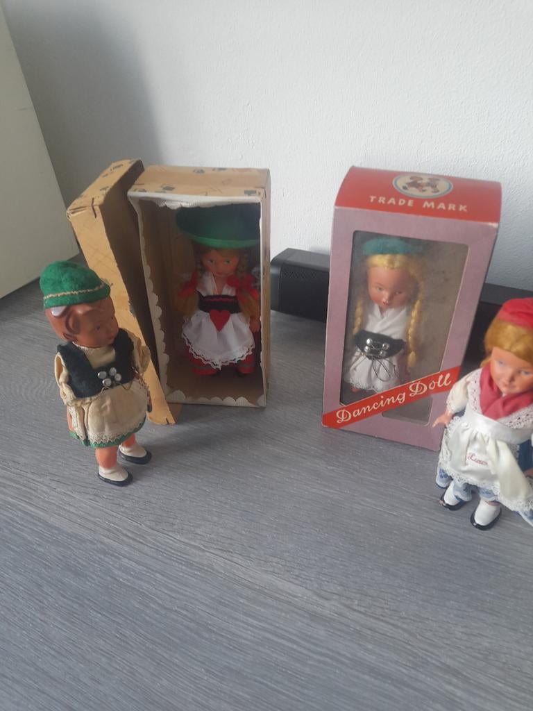 Poupée dansante ancienne, Enlèvement ou Envoi, Poupée
