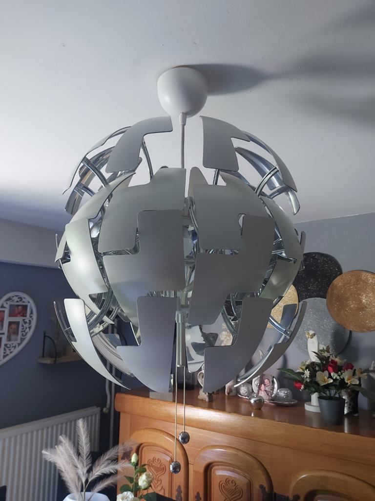 A vendre grand lustre, Enlèvement
