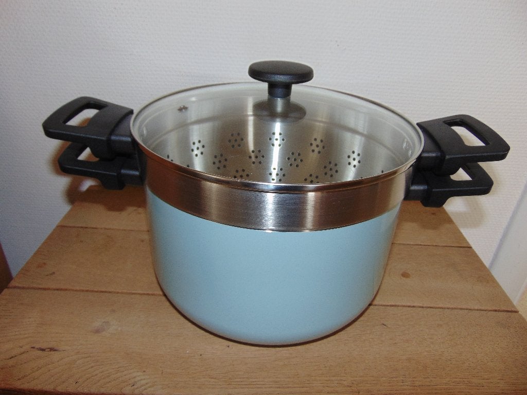 Kookpot met vergiet 5 liter in nieuwstaat, Maison & Meubles, Cuisine | Casseroles & Poêles, Enlèvement ou Envoi, Aluminium, Comme neuf