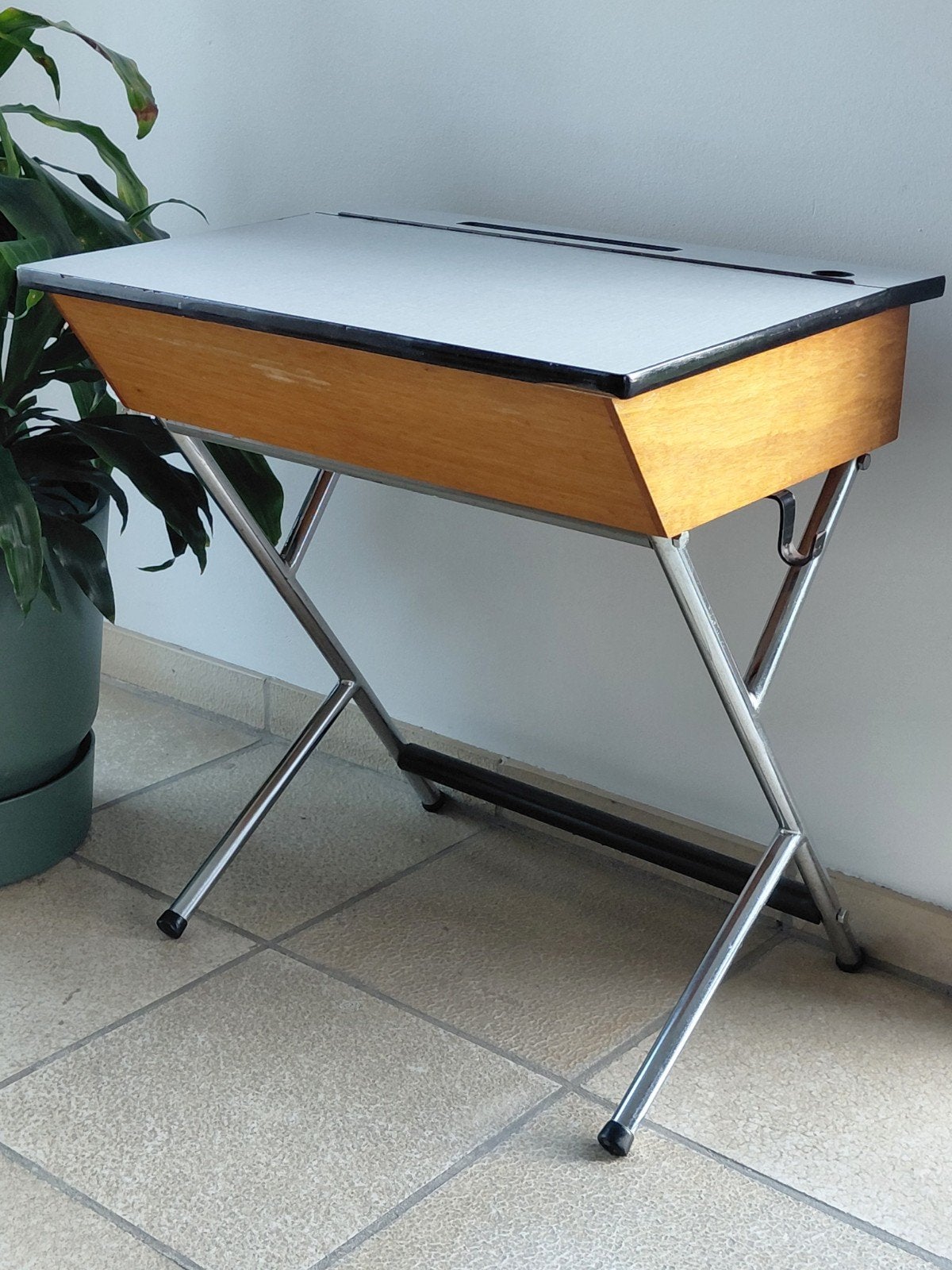 Vintage schoolbankje, Ophalen
