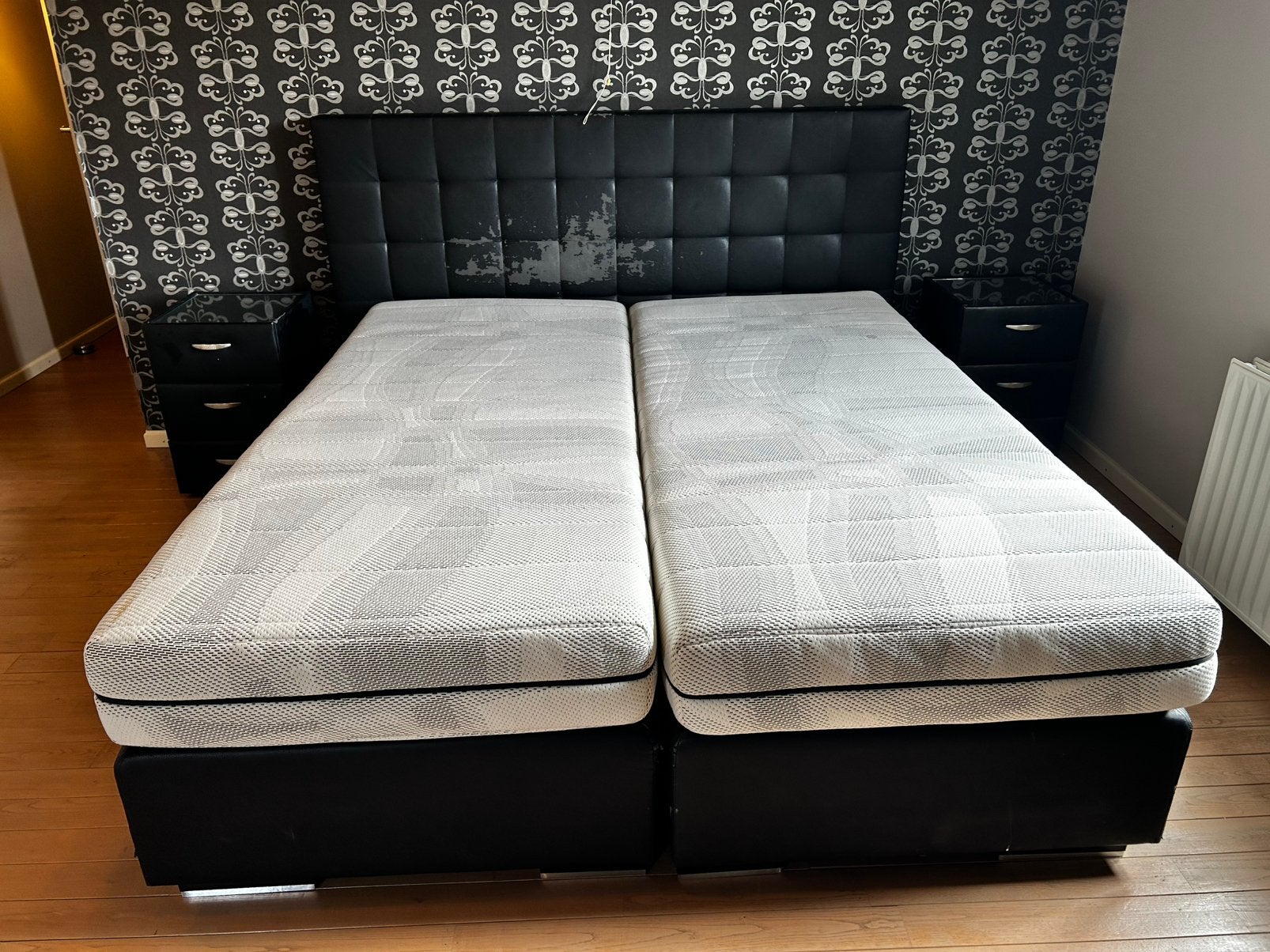 Boxspring in goede staat, Ophalen, Gebruikt, Zwart, Tweepersoons