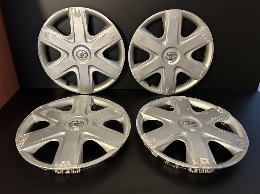 4 enjoliveurs d’origine  Toyota aygo yaris 14", Autos : Divers, Enjoliveurs, Enlèvement ou Envoi, Utilisé