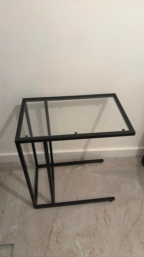 Glazen (laptop)tafel ikea, Enlèvement ou Envoi, Comme neuf, Métal