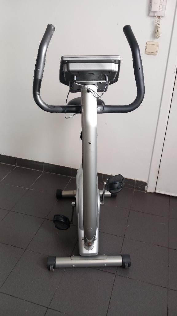 Vends un vélo d'appartement, Sports & Fitness, Comme neuf, Enlèvement, Jambes, Vélo d'appartement