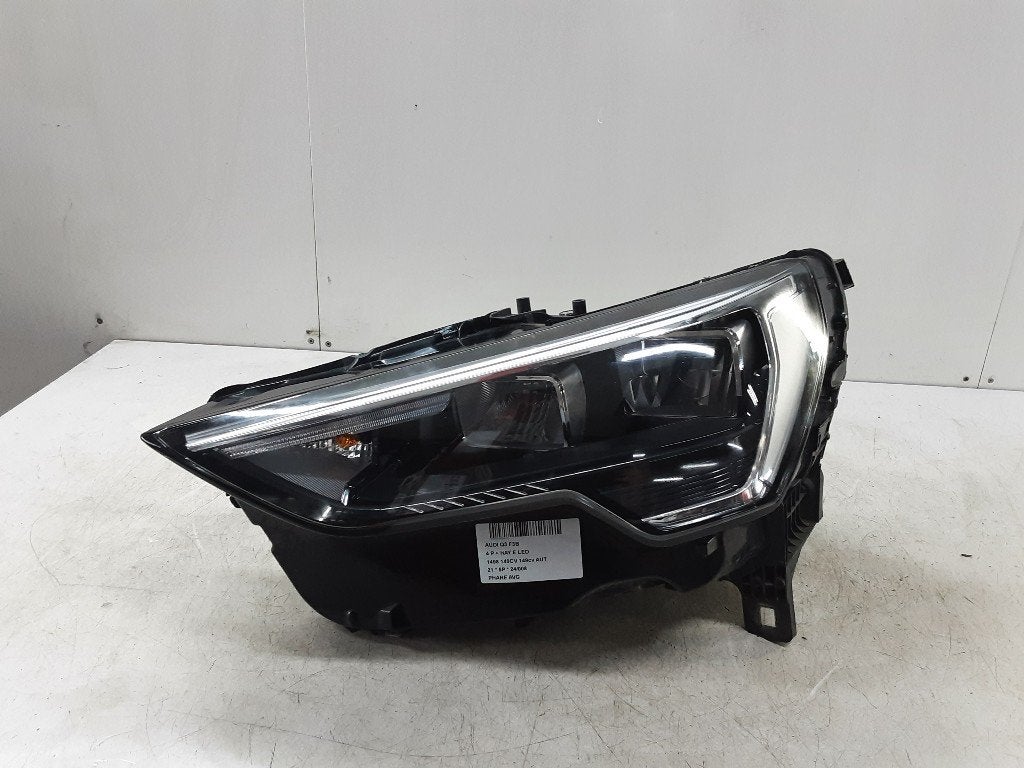 PHARE / OPTIQUE AVANT GAUCHE Audi Q3 (F3B) (83A941011), Autos : Pièces & Accessoires, Éclairage, Auto-Union-Straße  1,
85057  Ingolstadt, DE