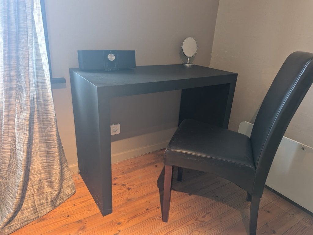 Zwart bureau / tafel 100 x 50 cm: 2 stuks, Huis en Inrichting, Ophalen, Gebruikt, Spaanplaat of MDF, 50 cm
