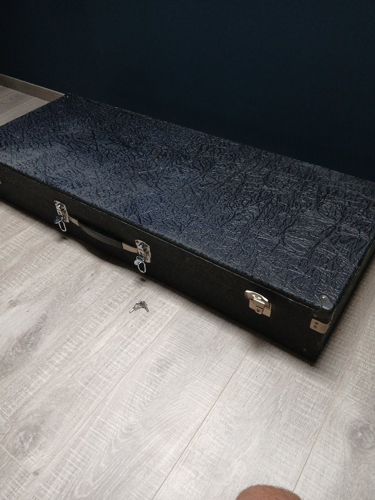 Valise ketron, Enlèvement