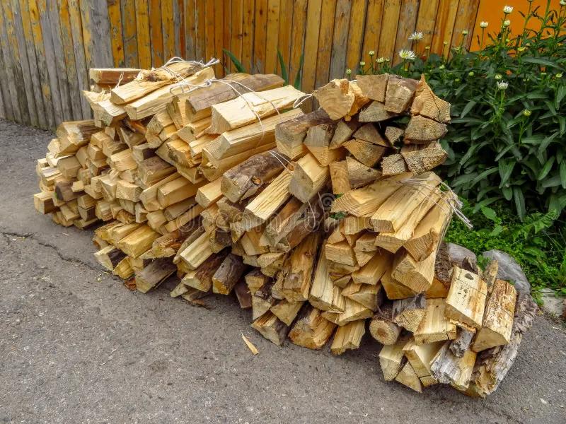ongeveer 30 m³ grenen stookhout / naaldhout, Tuin en Terras, Brandhout, 6 m³ of meer, Ophalen of Verzenden, Overige houtsoorten