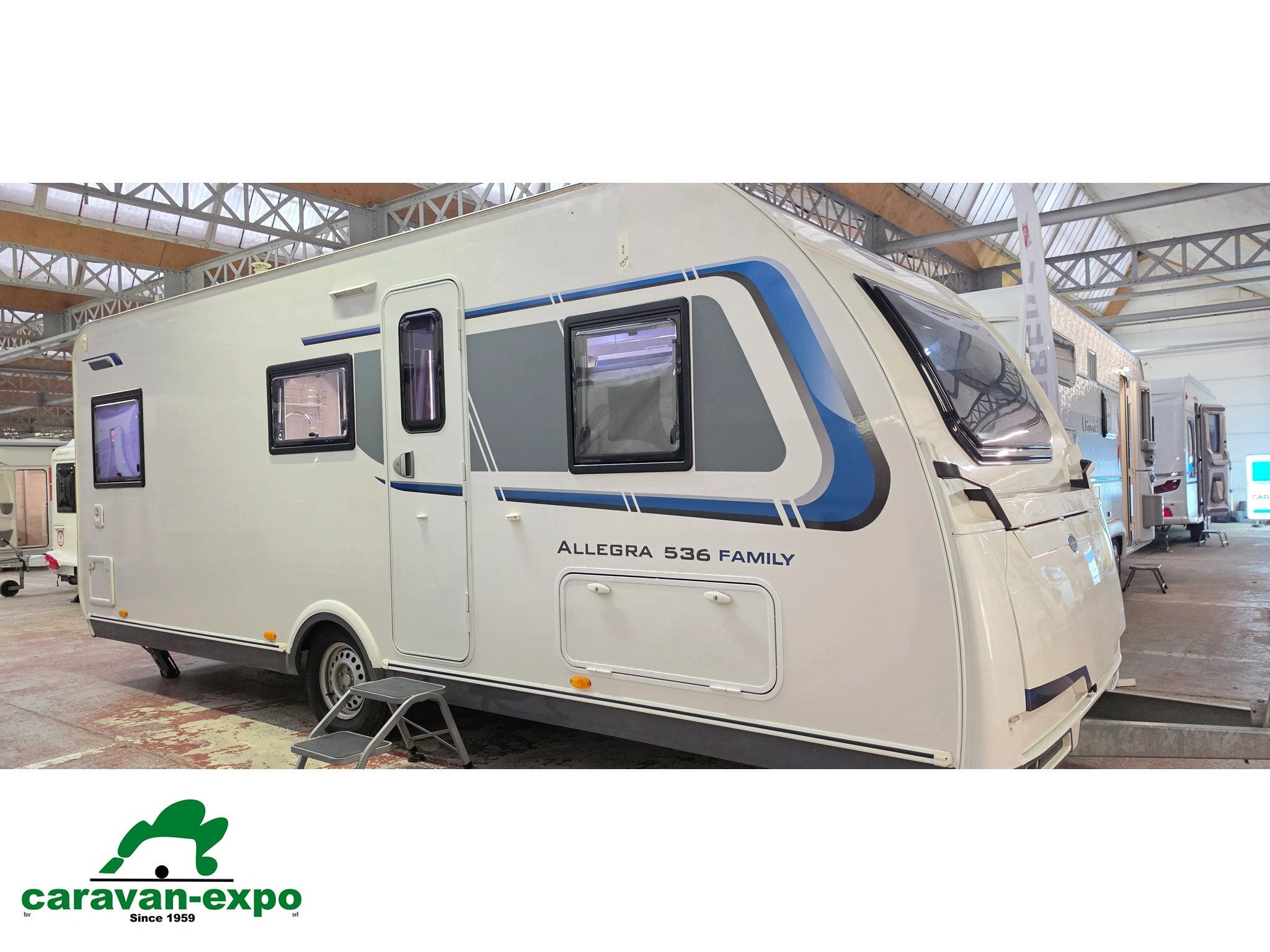 CARAVELAIR Allegra 536, 6 à 7 mètres, Entreprise, Jusqu'à 6, 1250 - 1500 kg