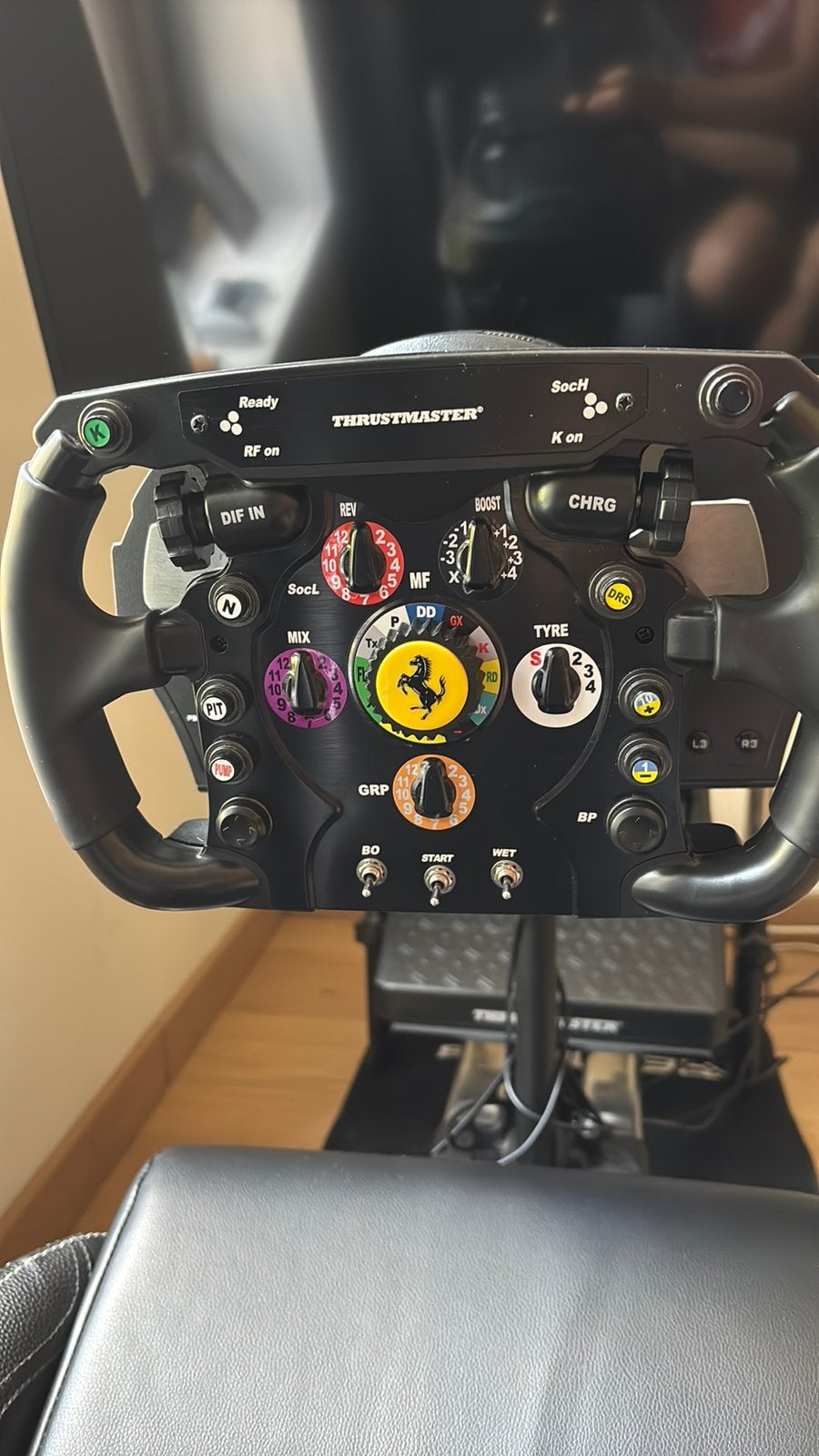 T300 servo basis + pedalen + F1 stuur + tafelklem —> ophalen, Games en Spelcomputers, Ophalen, Zo goed als nieuw, Stuur of Pedalen