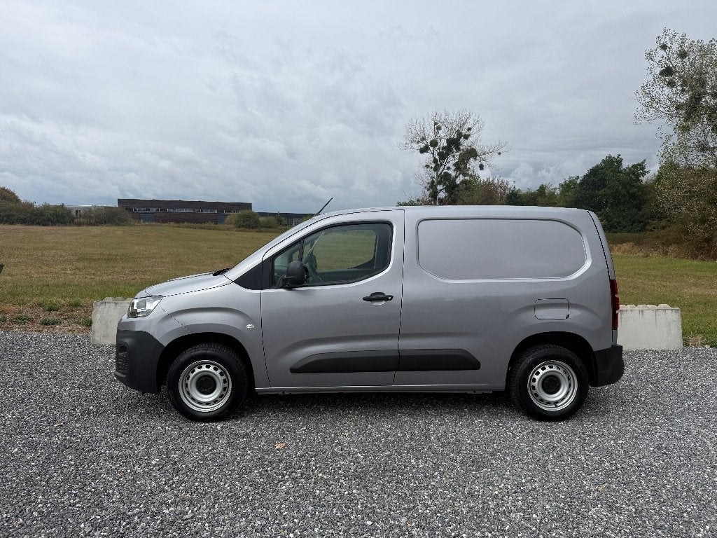 Citroen Berlingo 1.5Hdi **3Places Clim Cruise Attelage**, Bluetooth, Achat, Entreprise, Boîte manuelle