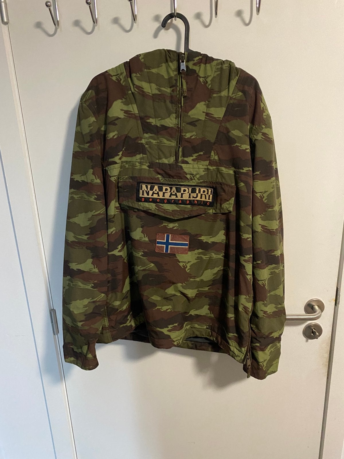 Veste napapijri millitaire, Vêtements | Hommes, Enlèvement, Comme neuf