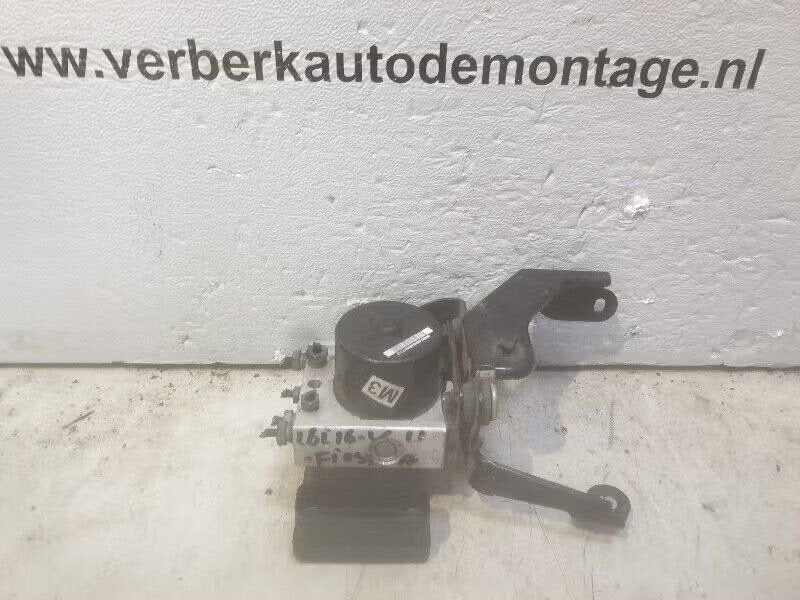 ABS POMP Ford Fiesta 6 (JA8) (01-2008/01-2018) (8v512m110ad), Enlèvement ou Envoi, Henry-Ford-Straße 1 50735 Köln, DE, Ford-Werke GmbH