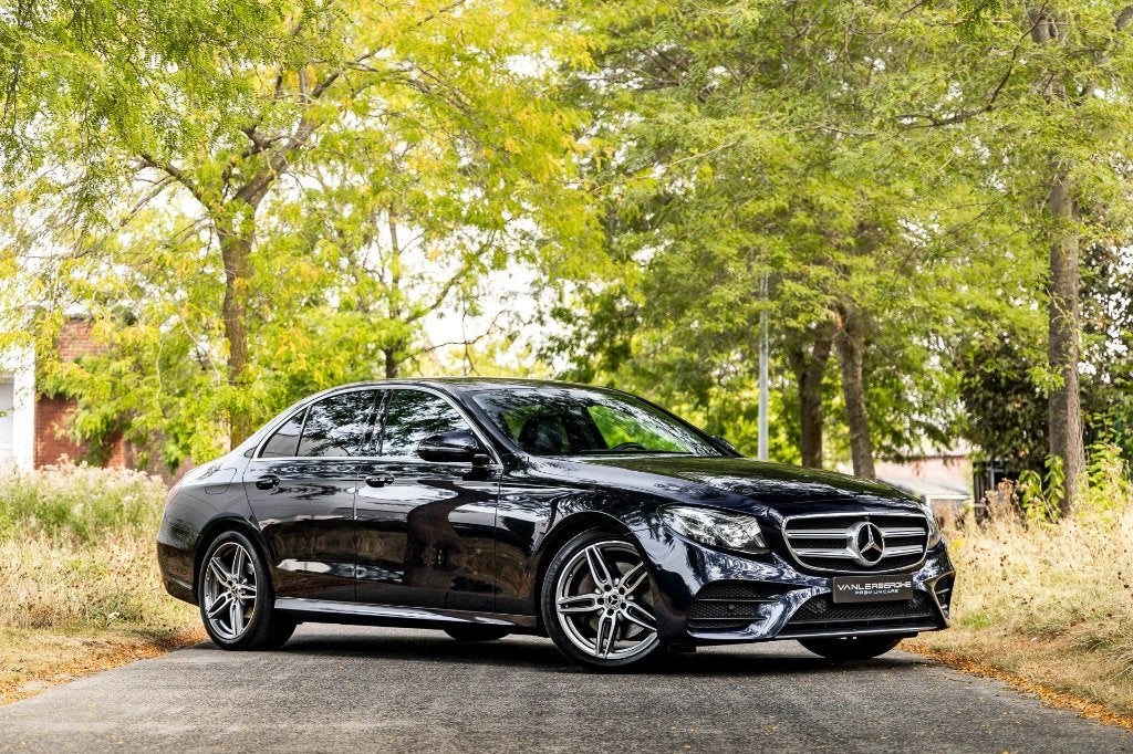 Mercedes E200d AMG Berline * 360 * Widescreen * Nappe Leder, Auto's, Automaat, Dealer onderhouden, Achterwielaandrijving, 4 cilinders
