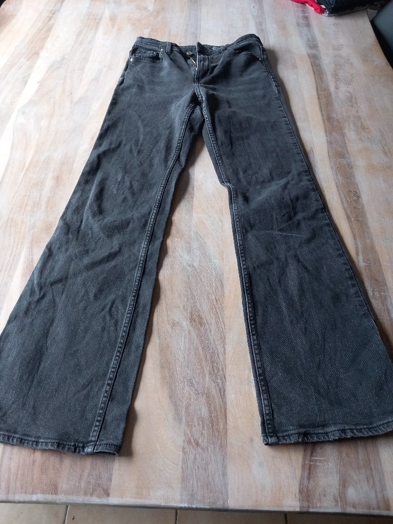 Zwarte lange jeans broek, Enfants & Bébés, Vêtements enfant | Autre, Enlèvement, Utilisé, Demin, Garçon ou Fille