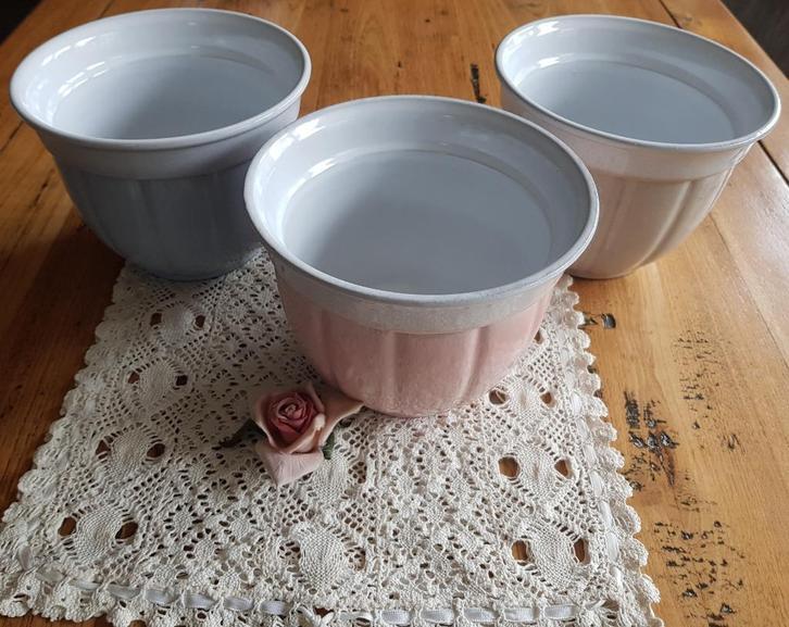 3 Vintage pastel bloempotten, West Germany 2394, Antiek en Kunst, Curiosa en Brocante, Ophalen of Verzenden