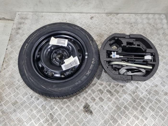 Kit de cric + Roue de secours d'un Skoda Fabia, Autos : Pièces & Accessoires, Autres pièces automobiles, Skoda, Utilisé, 3 mois de garantie