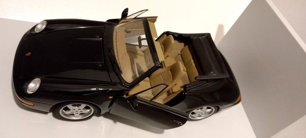 1/18 Porsche 911 993 Carrera 2 Cabriolet 1995 UT MODELS, Hobby en Vrije tijd, Ophalen of Verzenden, Zo goed als nieuw, Auto, UT Models