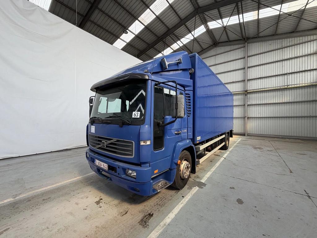 Volvo FL 220 121651 km airco (bj 2001), Auto's, Vrachtwagens, 299 pk, Achterwielaandrijving, Blauw, Elektrische ramen