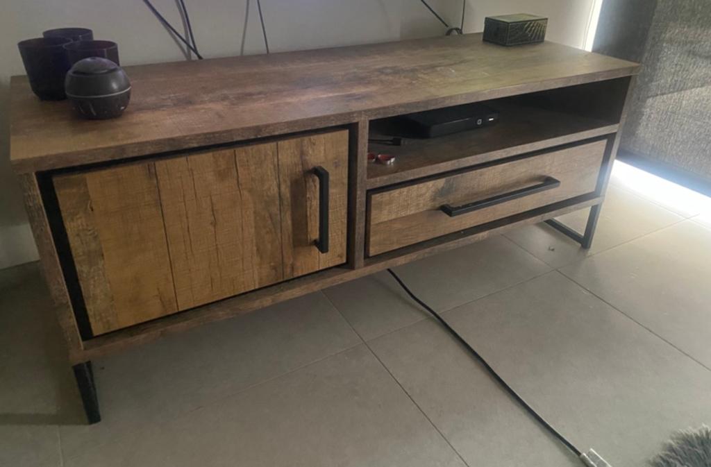 SPOTPRIJS: Tafel 6 pers + wandkast + tv meubel VANDAAG WEG, Huis en Inrichting, Kasten | Dressoirs, Ophalen, Zo goed als nieuw