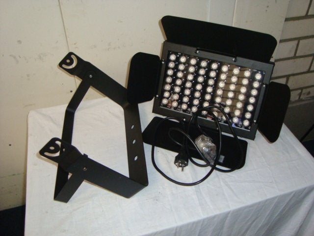Nouveau : lampe tricolore Showtec LED Wall Wash (20230086), Musique & Instruments, Enlèvement ou Envoi, Neuf, Lumières, Commande sonore