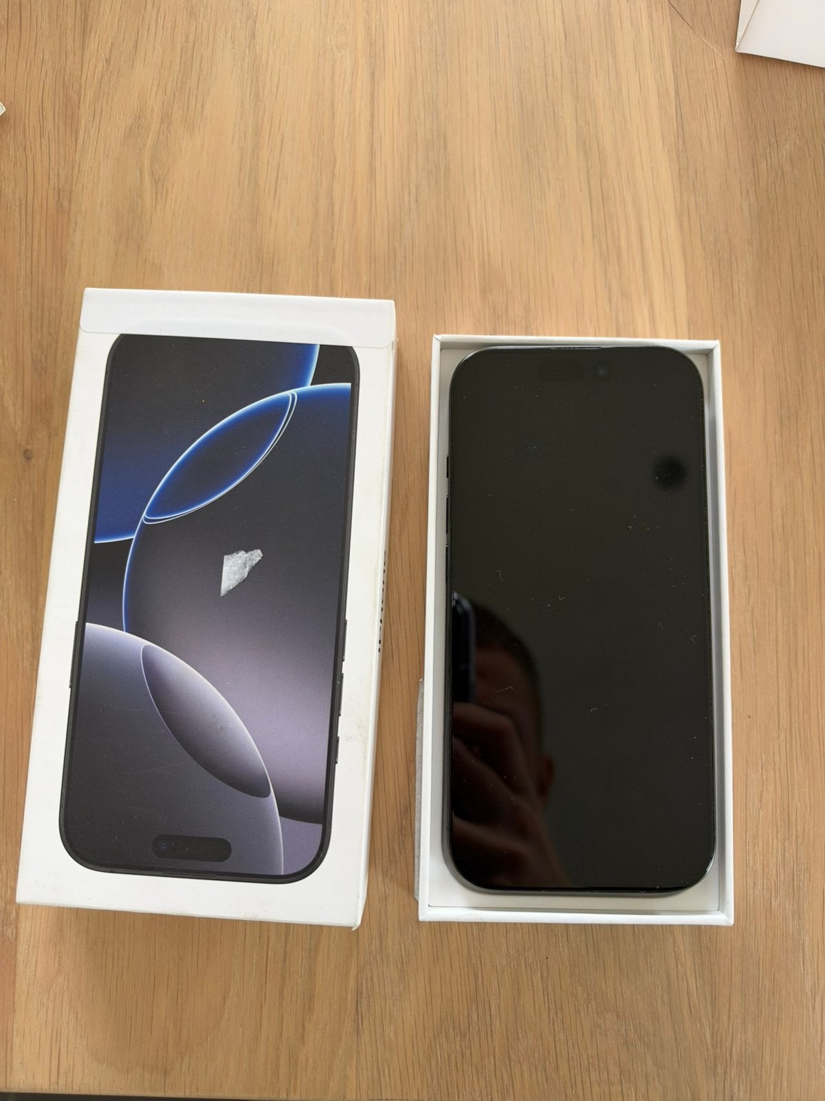 Apple Iphone 16 Pro 1 TB Black Titanium, Telecommunicatie, Ophalen of Verzenden, Zo goed als nieuw, 1 TB, IPhone 16