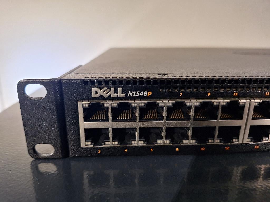 Netwerk switch DELL N1548P - PoE+, Computers en Software, Ophalen of Verzenden, Zo goed als nieuw