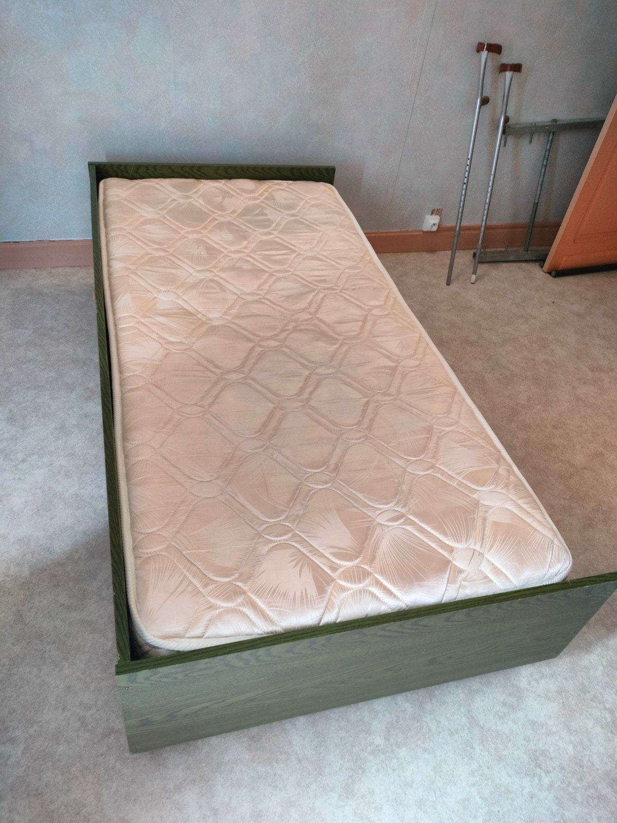 chambre à coucher enfant ou ado complète, Années 80, Une personne, Utilisé, Vert