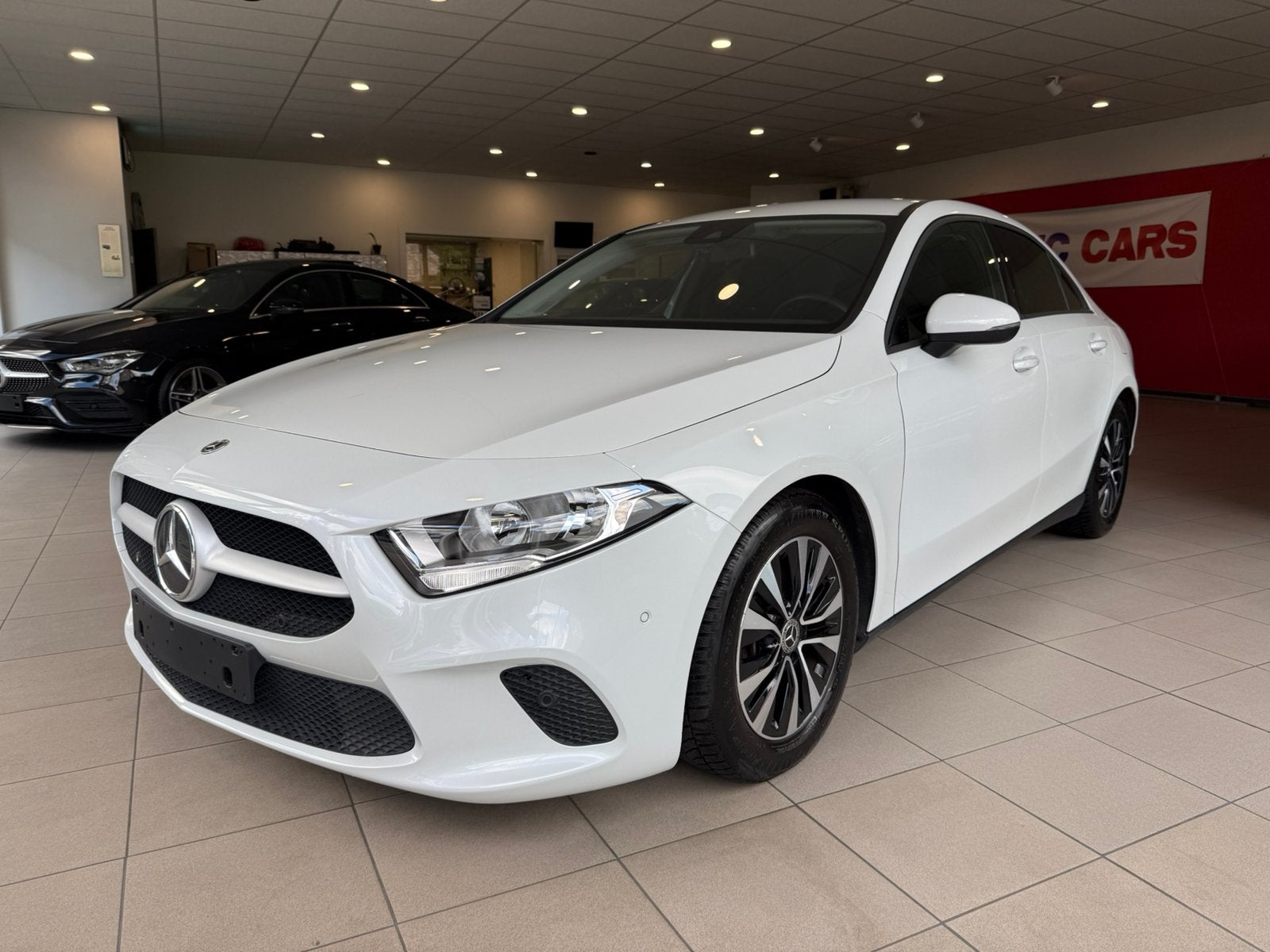 Mercedes A180 1332cc 136pk benzine  6 vites106000 klm Gps, Auto's, 100 kW, Stof, 4 cilinders, Bedrijf