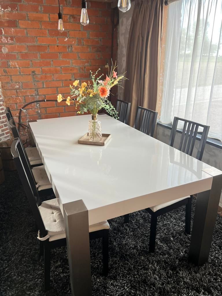 Tafel wit laké, Ophalen, Gebruikt