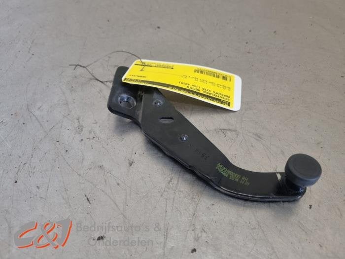 Roulette porte coulissante droite d'un Mercedes Vito, 3 mois de garantie, Utilisé, -, -