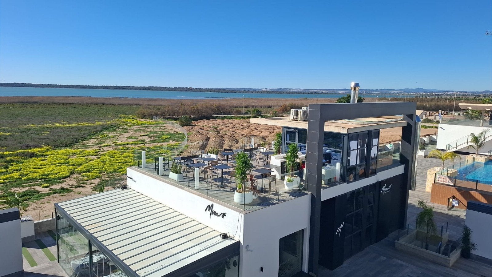 SUPERBE APPARTEMENT  DEVANT LE LAC DE GUARDAMAR, Immo