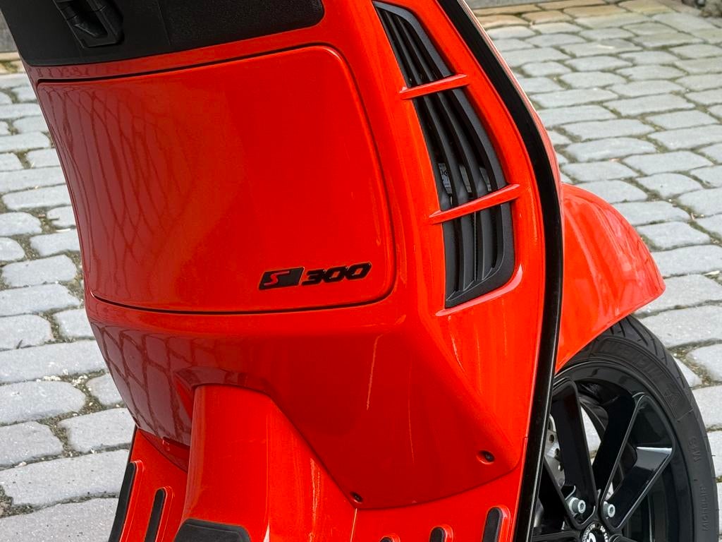 Vespa GTS 300 Supersport Nieuw model! Oranje Impulsivo, Ophalen, Overige modellen, Zo goed als nieuw, Benzine