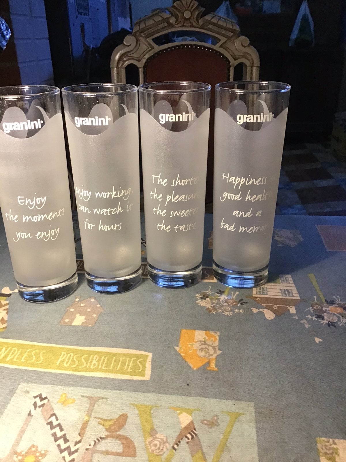 Verzameling drinkglazen., Ophalen