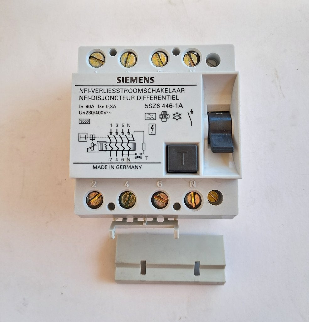 Differentieel 3P+N. 40A en 63A, Ophalen of Verzenden, Gebruikt, Siemens, Aardlekschakelaar