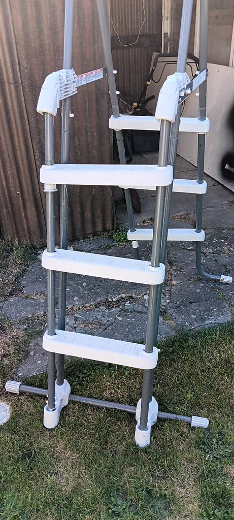 Ladder voor zwembad, Tuin en Terras, Ophalen, Gebruikt, Ladder