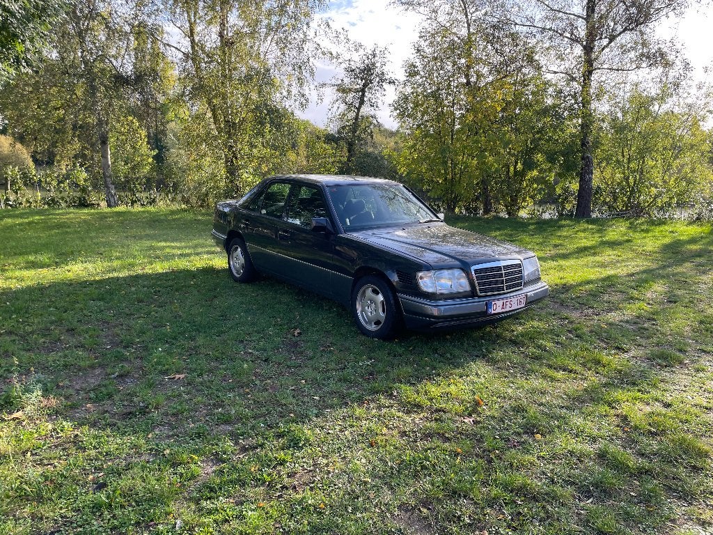 Mercedes classe E  W 124  300D 136 ch multissoupape, Autos, Achat, 4 portes, Boîte manuelle, Particulier