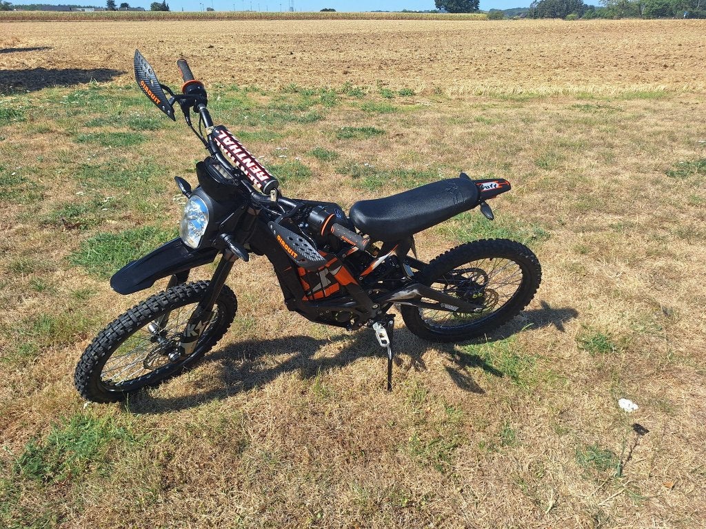 Surron Light Bee X Originele staat en straat legaal 2700km, Gebruikt, 1 versnellingen, 0 cc, Ophalen