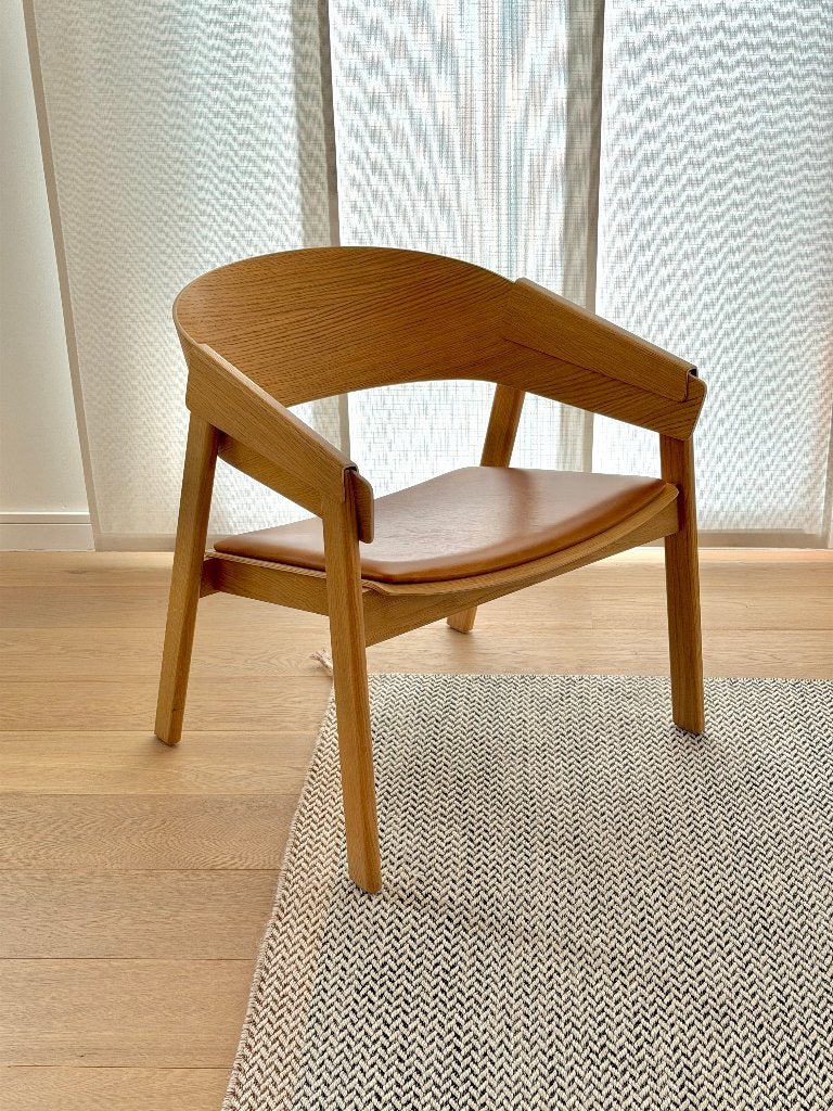 Fauteuil Muuto Cover Lounge Chair : Chêne & cuir cognac, Maison & Meubles, 75 à 100 cm, Design, contemporain, danois, muuto, scandinave