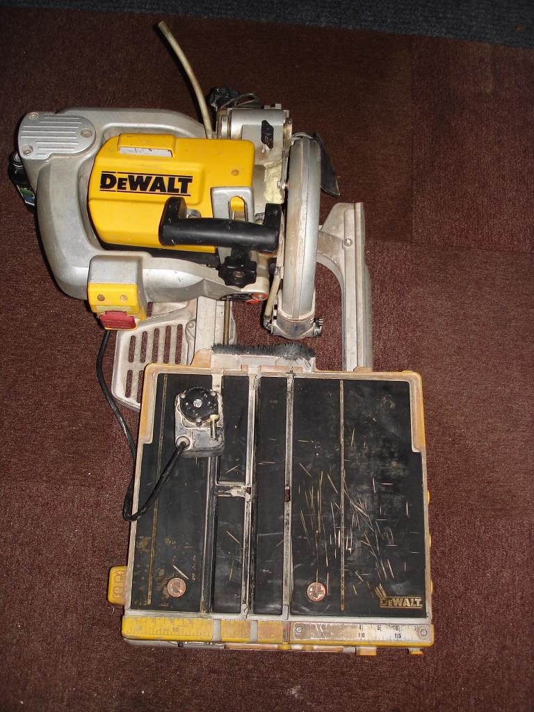 Dewalt  tegelzaagmachine D24000 - TYPE 1 Wet Saw, Doe-het-zelf en Bouw, Gereedschap | Overige machines, Gebruikt, Ophalen